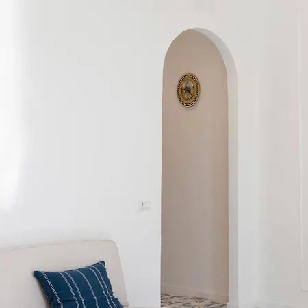 Chiaia 150 نابولي